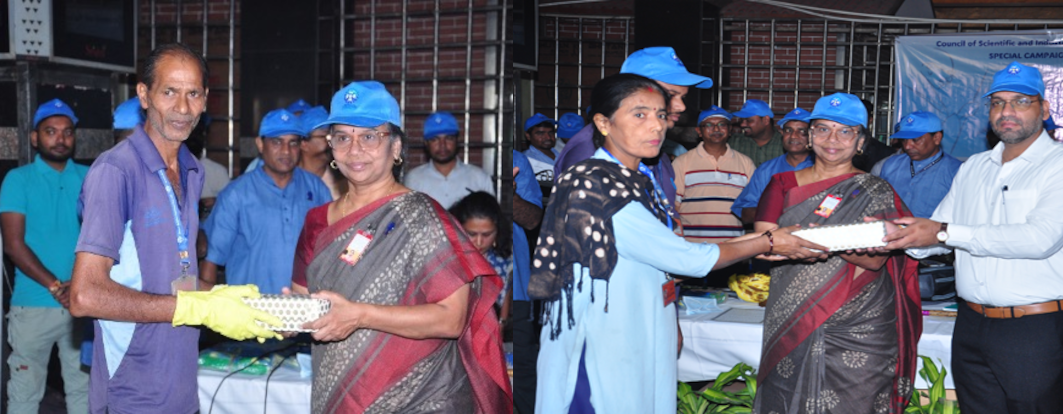 Dr. (Mrs.) N. Kalaiselvi, Secretary DSIR and DG CSIR felicitated Safai Mitras of New Delhi Railway Station during the cleanliness drive