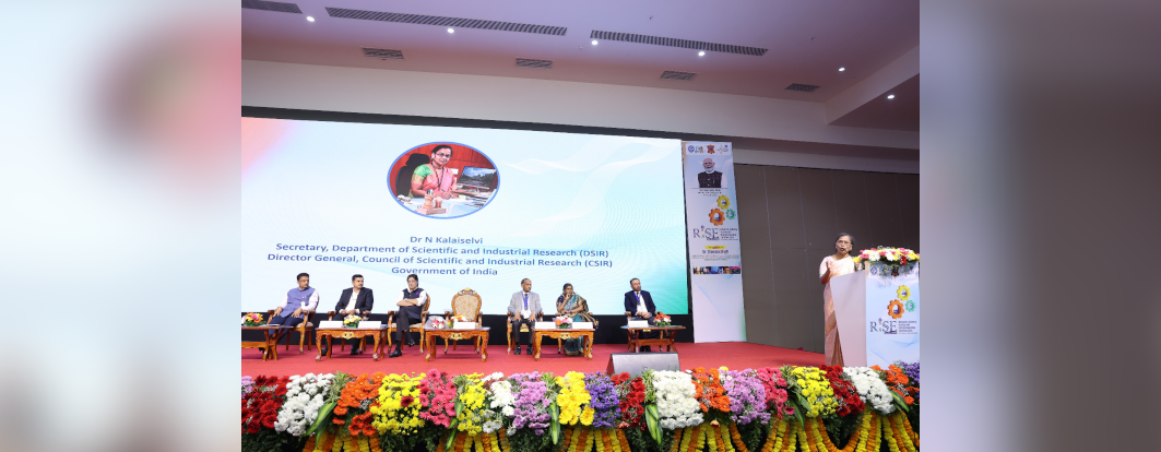 Dr. (Mrs.) N. Kalaiselvi, DG, CSIR & Secretary, DSIR, delivered the Presidential Address, underscoring the significance of integrated innovation ecosystems & the role of collaborative research in advancing India’s scientific and technological capabilities.